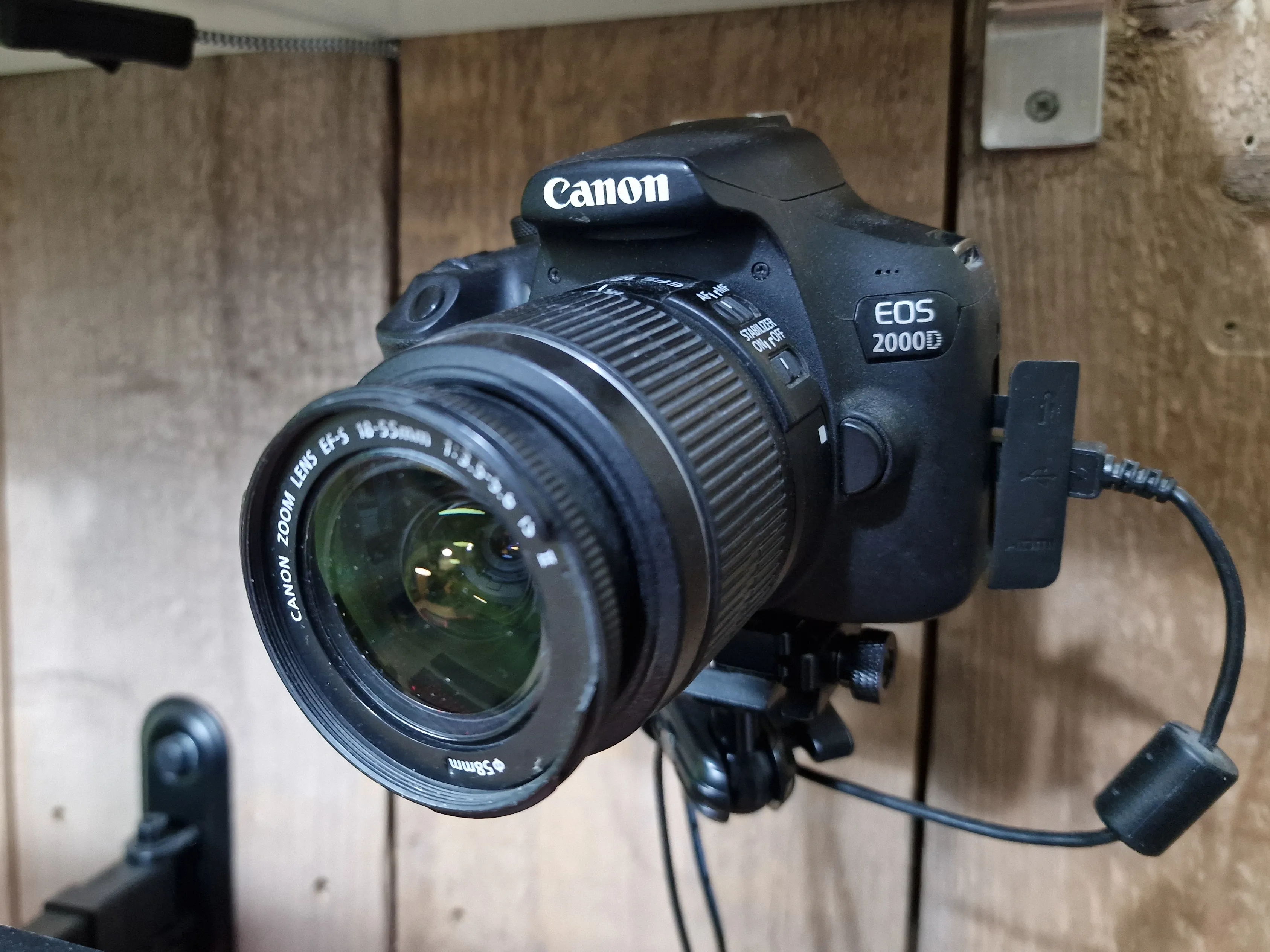Canon EOS 2000D